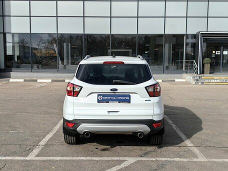 2019 Ford Kuga II Рестайлинг, белый, 1370000 рублей, вид 4
