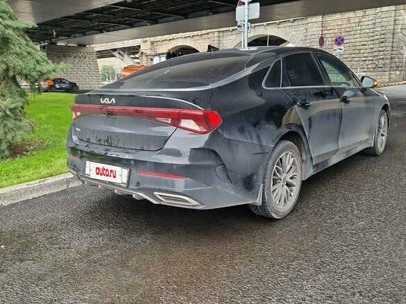 2022 Kia K5 III, чёрный, 2400000 рублей - вид 4