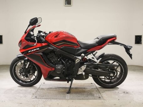 2023 Honda CBR 650R, красный, 683000 рублей, вид 1