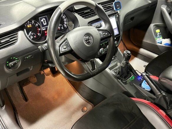 2015 Skoda Octavia III (A7), чёрный, 890000 рублей - вид 4