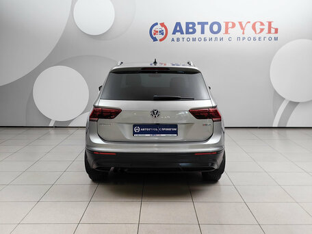 2020 Volkswagen Tiguan II, серый, 2998000 рублей, вид 4