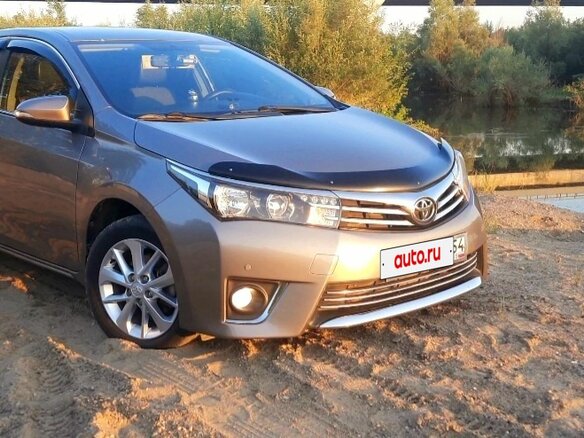 2014 Toyota Corolla XI (E160, E170, E180), золотистый, 1800000 рублей