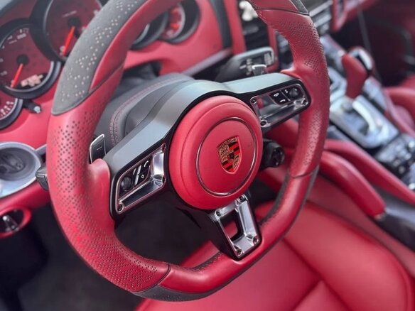 2015 Porsche Cayenne Diesel II Рестайлинг (958), серебристый, 3600000 рублей