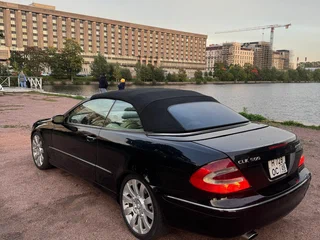 2005 Mercedes-Benz CLK-Класс 320 II (W209), чёрный, 990000 рублей, вид 3