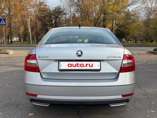 2017 Skoda Octavia III (A7) Рестайлинг, серебристый, 1750000 рублей, вид 4