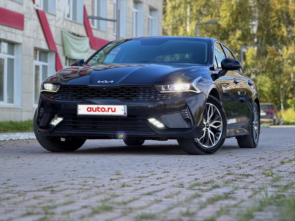2022 Kia K5 III, чёрный, 2500000 рублей - вид 9