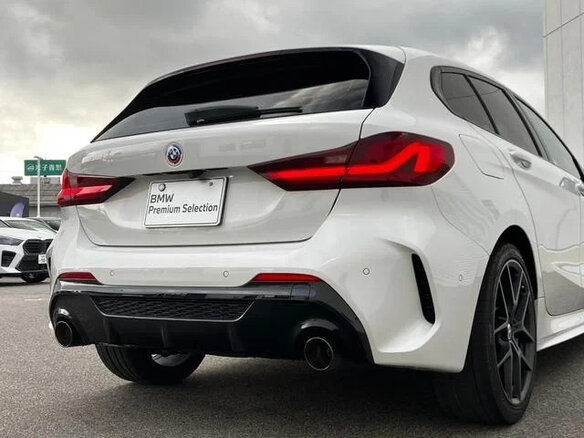 2023 BMW 1 серии 118i III (F40), белый, 1750000 рублей - вид 10