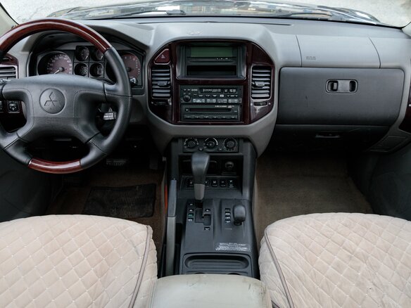 2000 Mitsubishi Pajero III, чёрный - вид 9