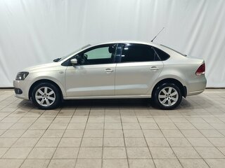 2011 Volkswagen Polo V, бежевый, 590000 рублей, вид 4