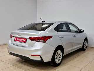 2017 Hyundai Solaris II, серебристый, 1280000 рублей, вид 4