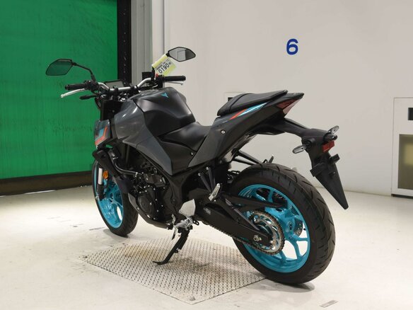 2024 Yamaha MT-03, серый, 595000 рублей - вид 5
