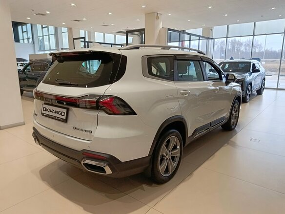 2026 Geely Okavango I Рестайлинг, белый, 4085990 рублей - вид 3