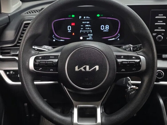 2023 Kia Sportage SWB V, серый, 2235000 рублей - вид 17