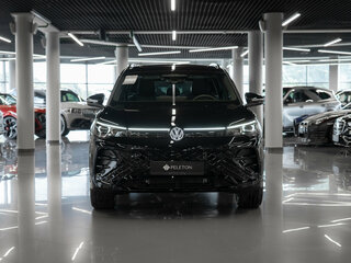 2026 Volkswagen Tiguan L Pro III (China Market), чёрный, 5000000 рублей, вид 3