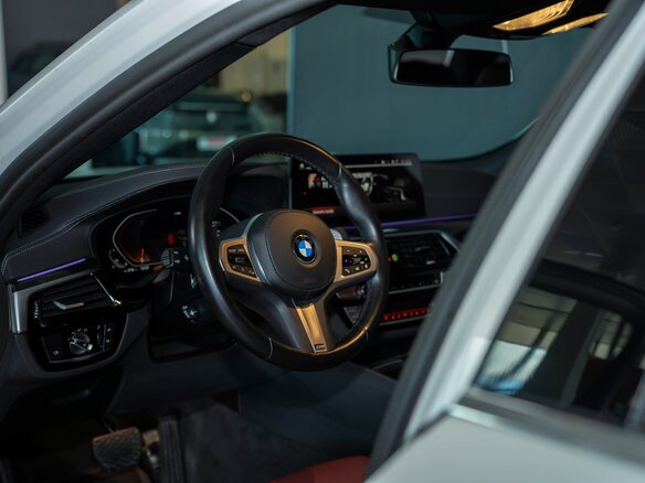 2022 BMW 5 серии Long 530Li VII (G30/G31/G38) Рестайлинг, белый, 4840000 рублей - вид 10