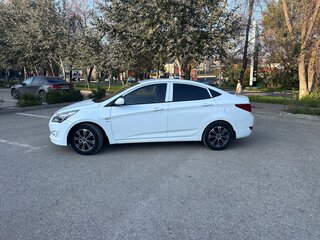 2016 Hyundai Solaris I Рестайлинг, белый, 899999 рублей, вид 5