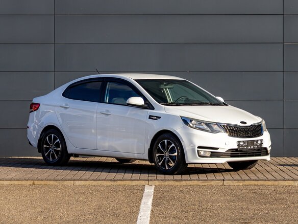 2016 Kia Rio III Рестайлинг, белый, 795000 рублей - вид 2
