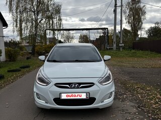 2013 Hyundai Solaris I, белый, 870000 рублей, вид 2