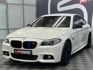 2013 BMW 5 серии 528i xDrive VI (F10/F11/F07) Рестайлинг, белый, 1849900 рублей, вид 3