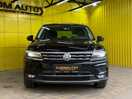 2017 Volkswagen Tiguan II, чёрный, 2399000 рублей, вид 2