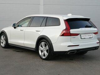 2019 Volvo V60 Cross Country II, белый, 2511750 рублей, вид 5