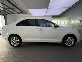 2018 Skoda Rapid I Рестайлинг, белый, 840000 рублей, вид 4