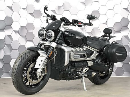 2022 Triumph Rocket III, чёрный, 1999000 рублей, вид 1