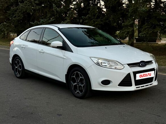 2011 Ford Focus III, белый, 900000 рублей