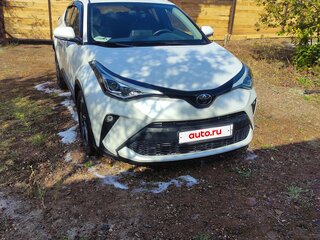 2021 Toyota C-HR I Рестайлинг, белый, 2700000 рублей, вид 3