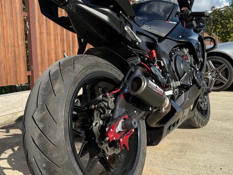 2024 Yamaha YZF-R1, чёрный, 2650000 рублей, вид 5