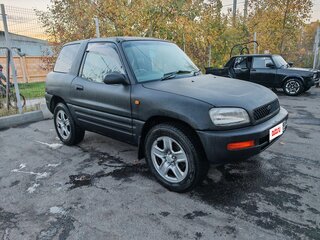 1996 Toyota RAV4 I (XA10), красный, 380000 рублей, вид 3