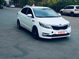 2016 Kia Rio III Рестайлинг, белый, 1100000 рублей, вид 2