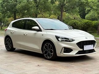2021 Ford Focus IV, белый, 1500000 рублей, вид 3