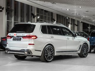 2024 BMW X7 40i I (G07) Рестайлинг, белый, 14490000 рублей, вид 4