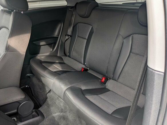 2012 Audi A1 I (8X), белый, 1200000 рублей - вид 17