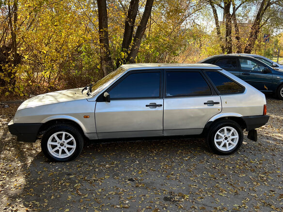 2001 Lada (ВАЗ) 2109, серебристый, 120000 рублей - вид 6