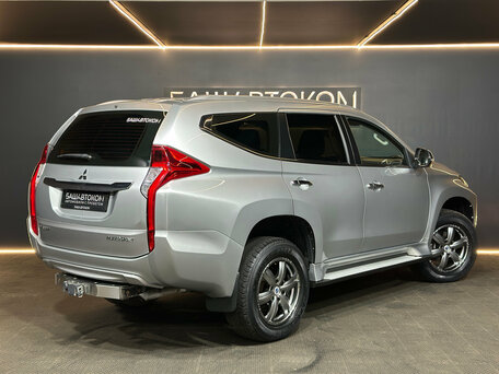 2017 Mitsubishi Pajero Sport III, серебристый, 2840000 рублей, вид 4