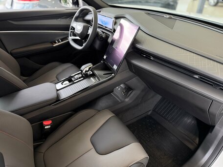 2026 Geely Cityray, серый, 3344990 рублей, вид 4