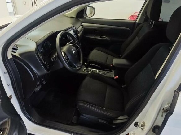 2015 Mitsubishi Outlander III Рестайлинг 2, белый, 1350000 рублей - вид 12