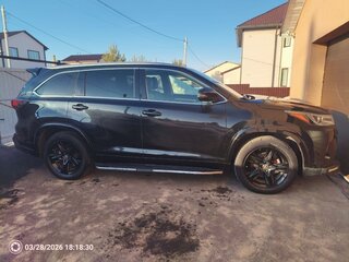 2020 Toyota Highlander III (XU50) Рестайлинг, чёрный, 4305000 рублей, вид 2