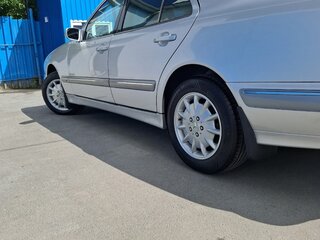2000 Mercedes-Benz E-Класс 200 II (W210, S210) Рестайлинг, белый, 1350000 рублей, вид 5