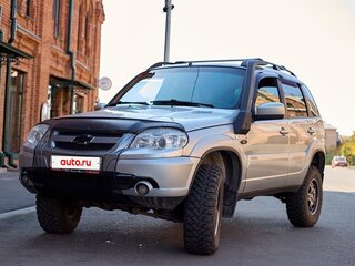 2016 Chevrolet Niva I Рестайлинг, серебристый, 999999 рублей, вид 1