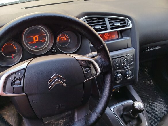 2012 Citroen C4 II, белый, 700000 рублей - вид 4
