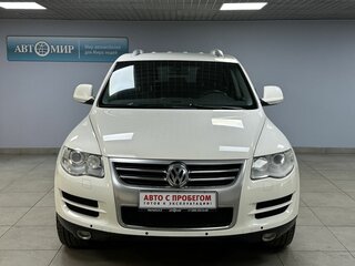 2010 Volkswagen Touareg I Рестайлинг, белый, 1215000 рублей, вид 2