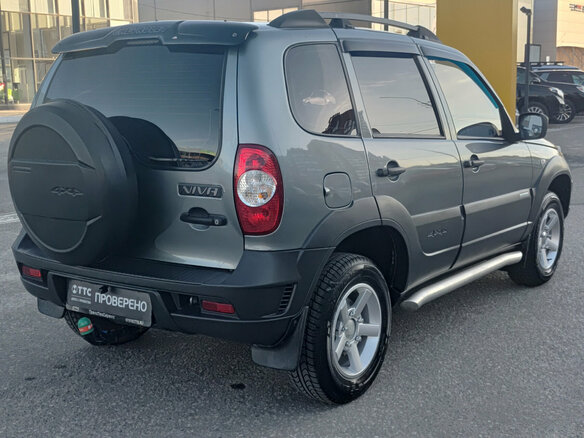 2015 Chevrolet Niva I Рестайлинг, серый, 620000 рублей - вид 4