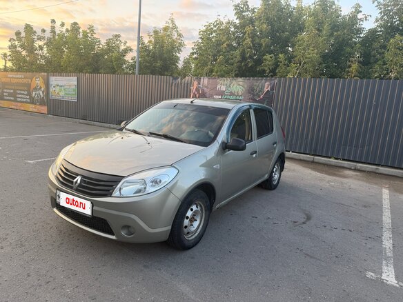 2011 Renault Sandero I, бежевый, 480000 рублей - вид 1