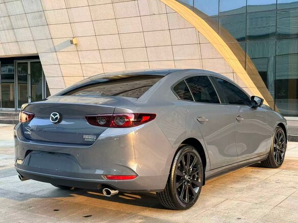 2025 Mazda 3 Axela IV (BP), серый, 1800000 рублей - вид 3