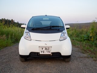 2010 Mitsubishi i-MiEV, белый, 650000 рублей, вид 2