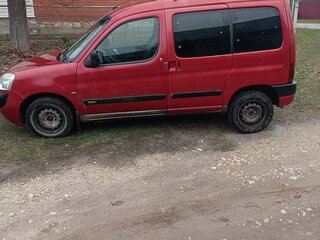 2004 Citroen Berlingo I Рестайлинг, красный, 270000 рублей, вид 3