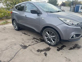 2014 Hyundai ix35 I Рестайлинг, серый, 999999 рублей, вид 1